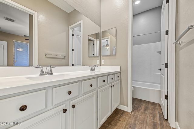 9267 W DENTON Lane, Glendale, AZ 85305