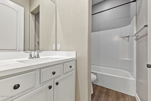 9267 W DENTON Lane, Glendale, AZ 85305