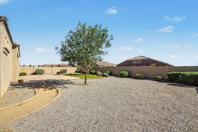 9267 W DENTON Lane, Glendale, AZ 85305