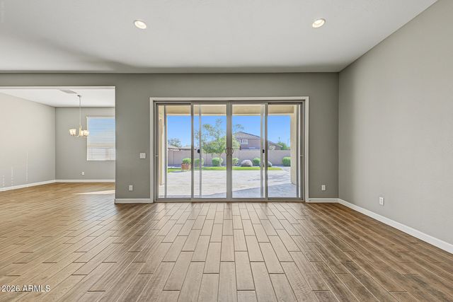 9267 W DENTON Lane, Glendale, AZ 85305