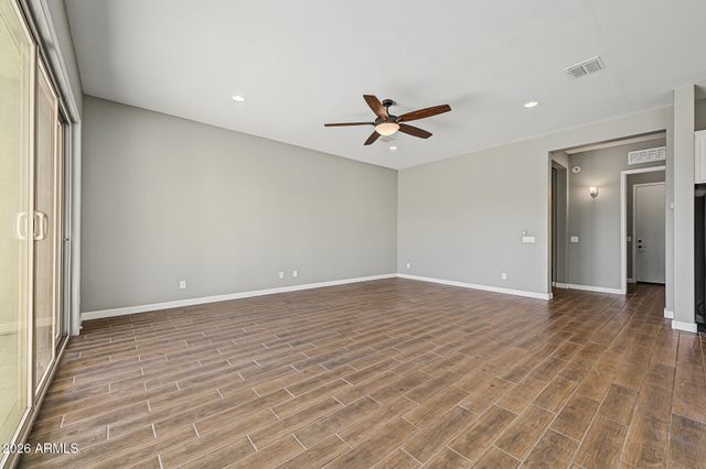 9267 W DENTON Lane, Glendale, AZ 85305