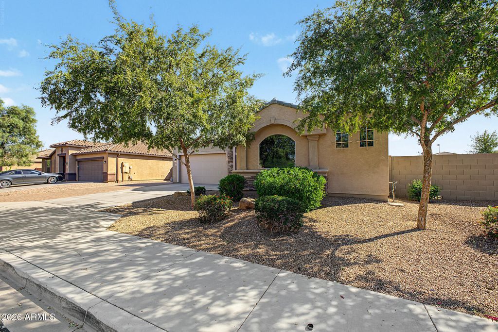 9267 W DENTON Lane, Glendale, AZ 85305 — photo 5