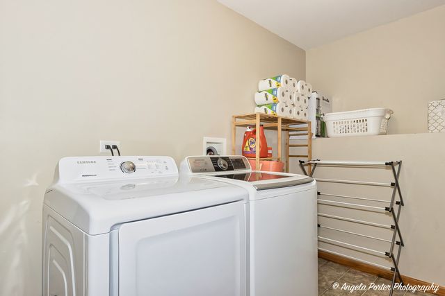 5850 Fieldstone Trail, Mchenry, IL 60050