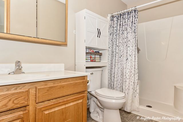 5850 Fieldstone Trail, Mchenry, IL 60050
