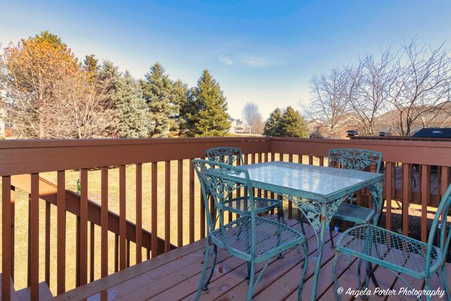 5850 Fieldstone Trail, Mchenry, IL 60050