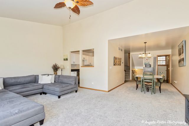 5850 Fieldstone Trail, Mchenry, IL 60050