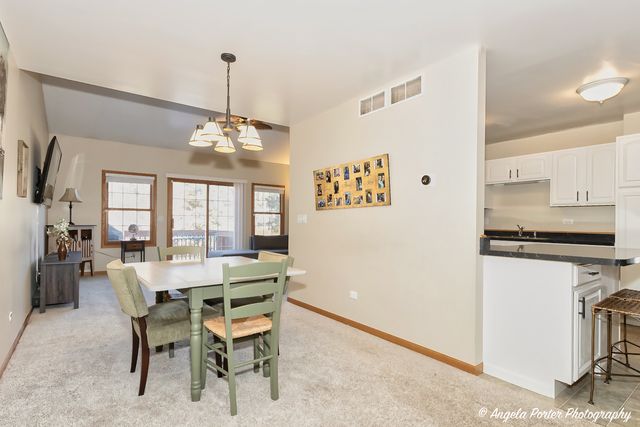 5850 Fieldstone Trail, Mchenry, IL 60050