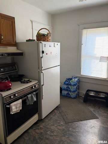 2005 N GALE Avenue, Peoria, IL 61604