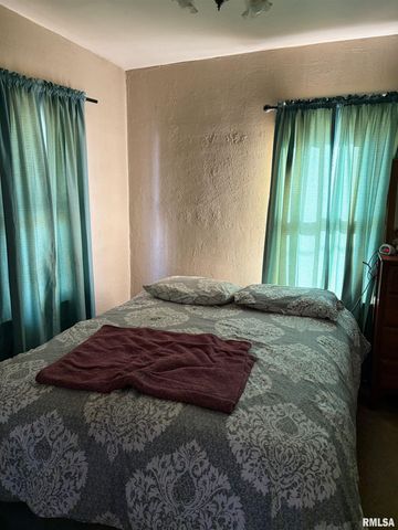 2005 N GALE Avenue, Peoria, IL 61604