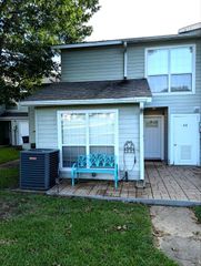 100 Edgewater Drive 44, Livingston, TX 77351
