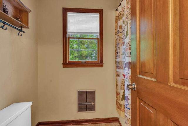 1992 Locke Bend Rd, Mcminnville, TN 37110
