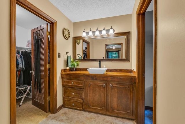 1992 Locke Bend Rd, Mcminnville, TN 37110