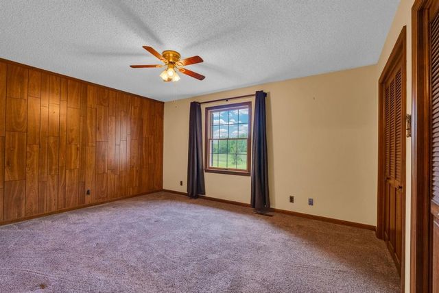 1992 Locke Bend Rd, Mcminnville, TN 37110
