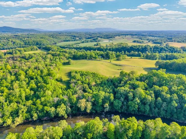 1992 Locke Bend Rd, Mcminnville, TN 37110