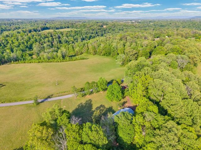 1992 Locke Bend Rd, Mcminnville, TN 37110