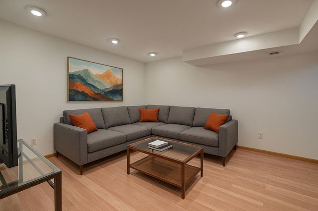 405 Robert Street S, Saint Paul, MN 55107