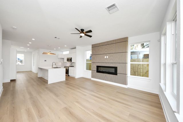 5722 Horton Street, Houston, TX 77026