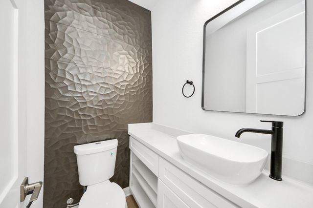 5722 Horton Street, Houston, TX 77026