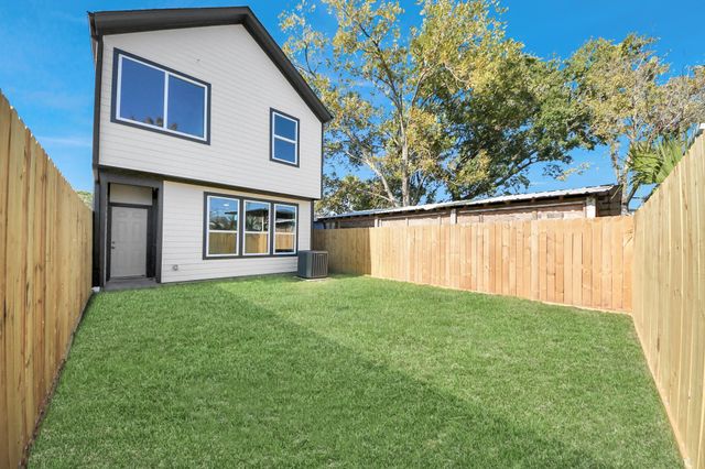 5722 Horton Street, Houston, TX 77026