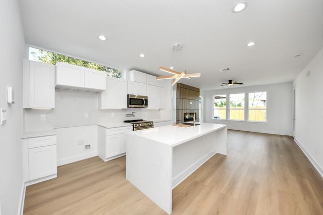 5722 Horton Street, Houston, TX 77026