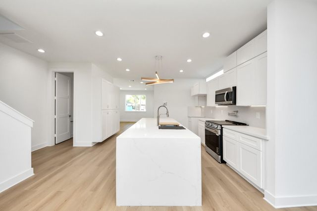 5722 Horton Street, Houston, TX 77026