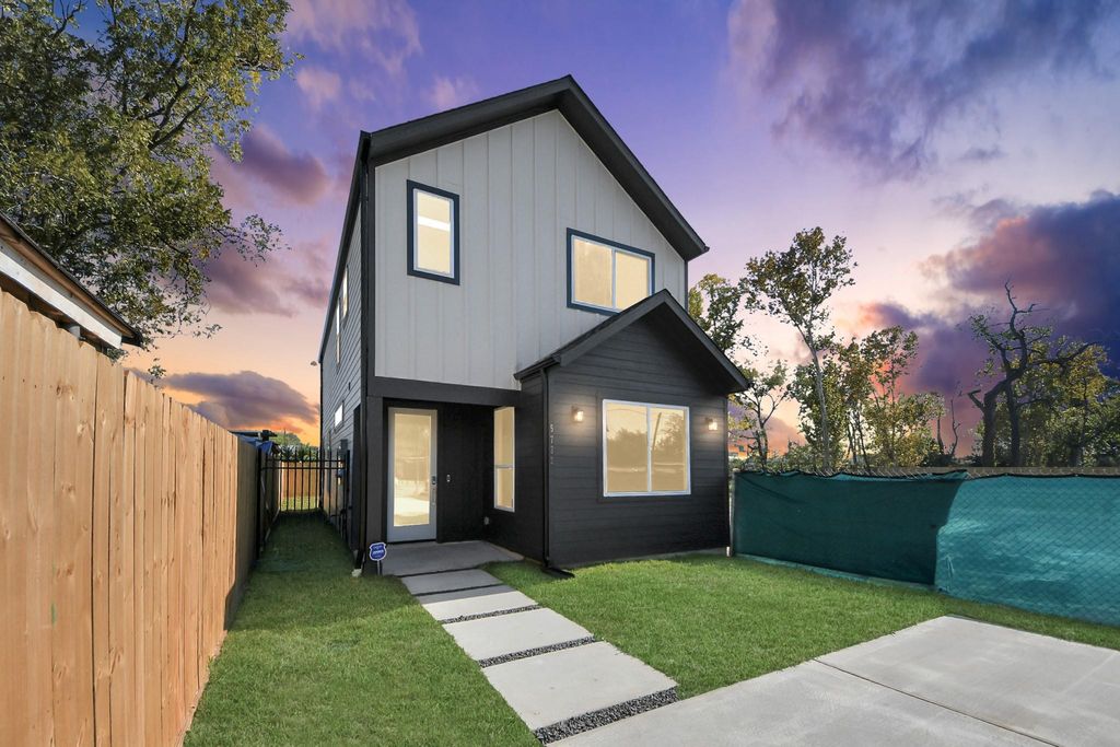 5722 Horton Street, Houston, TX 77026