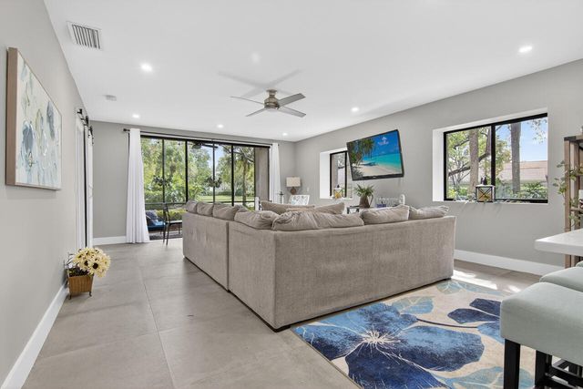 1143 Duncan Circle Unit 104, Palm Beach Gardens, FL 33418