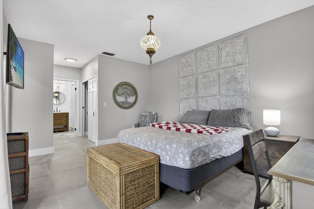 1143 Duncan Circle Unit 104, Palm Beach Gardens, FL 33418