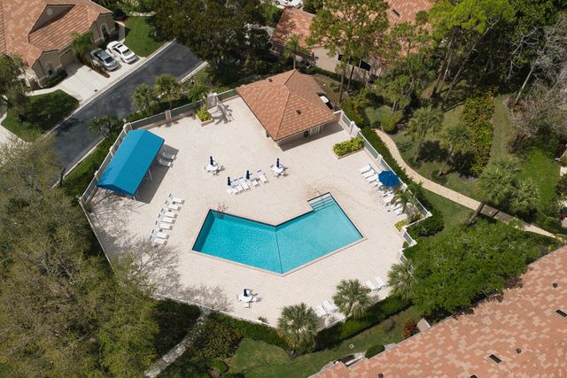 1143 Duncan Circle Unit 104, Palm Beach Gardens, FL 33418