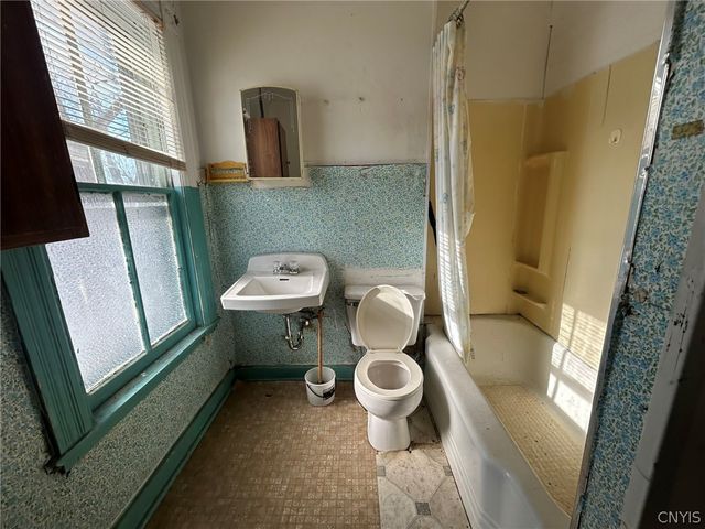 1204 Howard Avenue, Utica, NY 13501