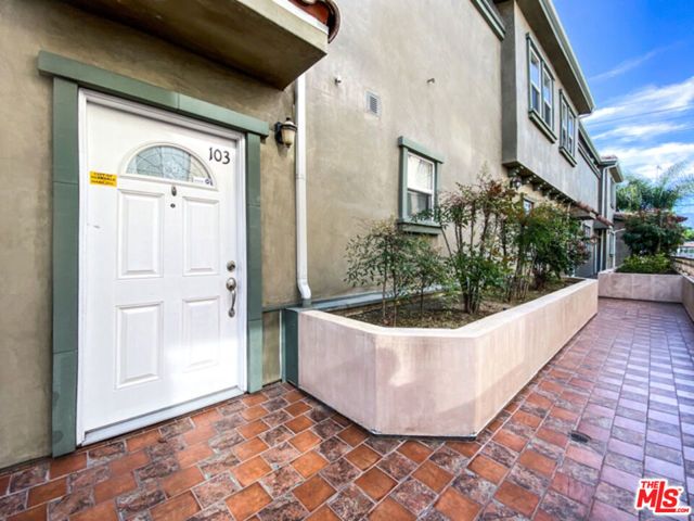 904 E Windsor Road 103, Glendale, CA 91205