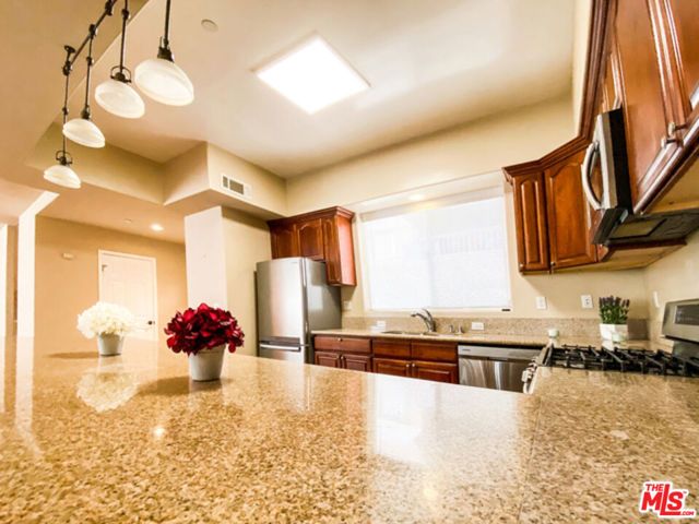 904 E Windsor Road 103, Glendale, CA 91205