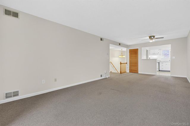 26 Cooper Road 715, Poughkeepsie, NY 12603