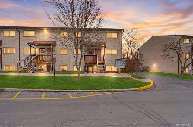 26 Cooper Road 715, Poughkeepsie, NY 12603