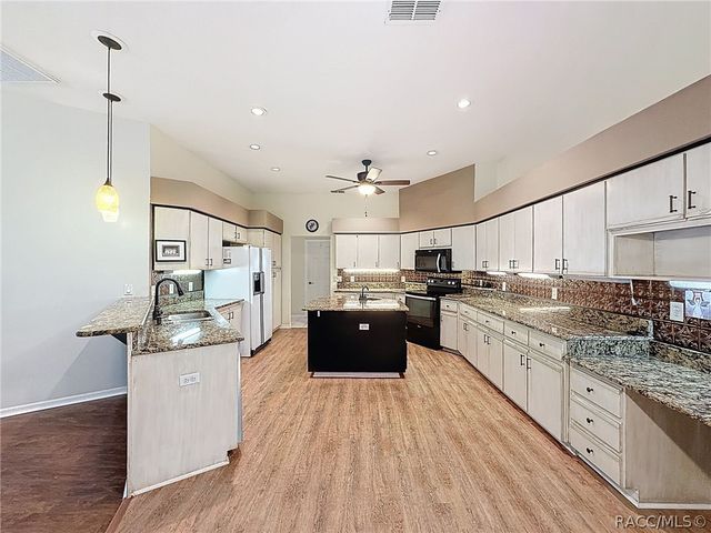 19295 SW 90th Lane Road, Dunnellon, FL 34432