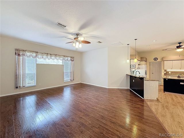 19295 SW 90th Lane Road, Dunnellon, FL 34432