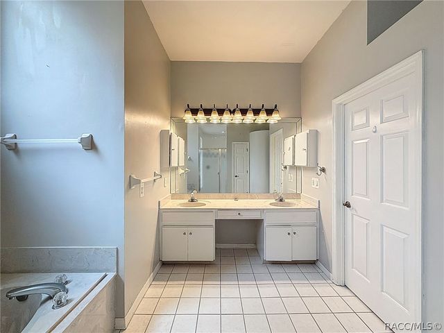 19295 SW 90th Lane Road, Dunnellon, FL 34432