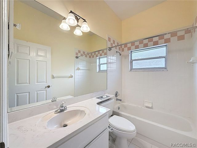 19295 SW 90th Lane Road, Dunnellon, FL 34432