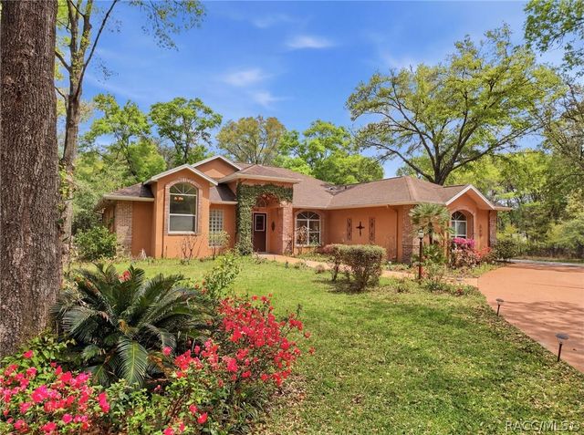 19295 SW 90th Lane Road, Dunnellon, FL 34432