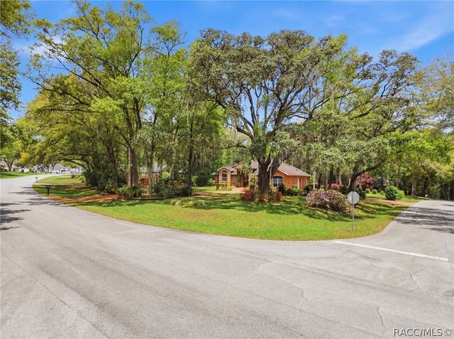 19295 SW 90th Lane Road, Dunnellon, FL 34432