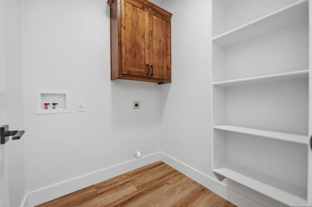 346 ASSINIBOIA DR, Canyon Lake, TX 78133