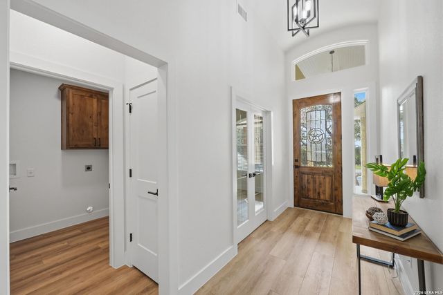 346 ASSINIBOIA DR, Canyon Lake, TX 78133