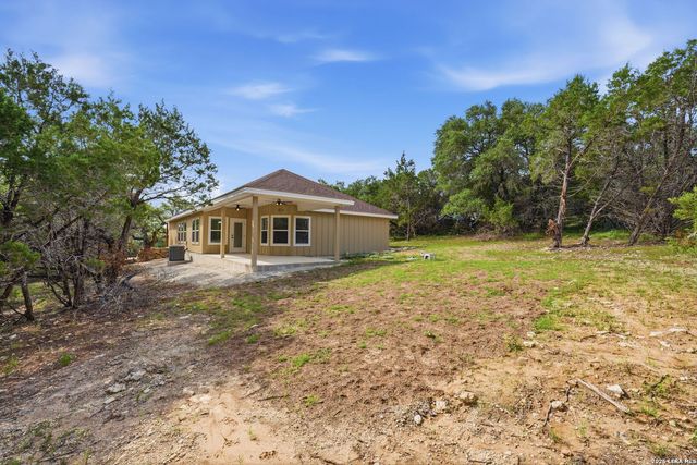346 ASSINIBOIA DR, Canyon Lake, TX 78133