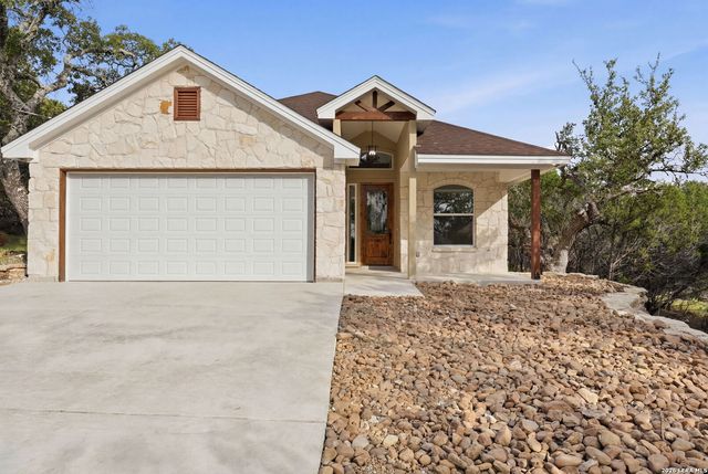 346 ASSINIBOIA DR, Canyon Lake, TX 78133