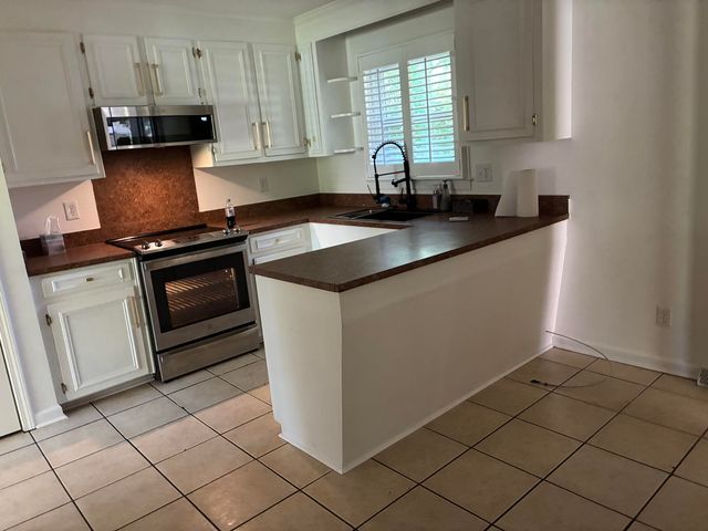 427 Dogwood Circle, Summerville, SC 29485