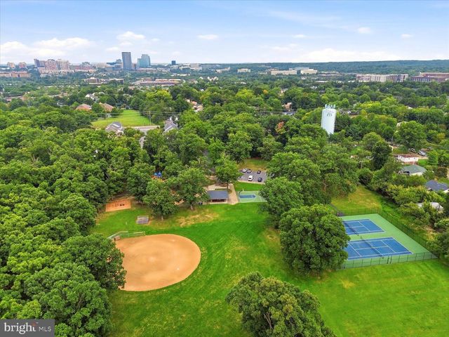 500 FAIRFAX LN, Herndon, VA 20170