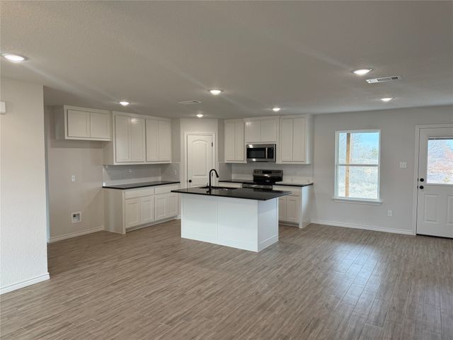 6008 Piper Anne Street, Azle, TX 76020