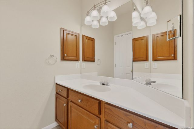 9634 JASON BND, Helotes, TX 78023