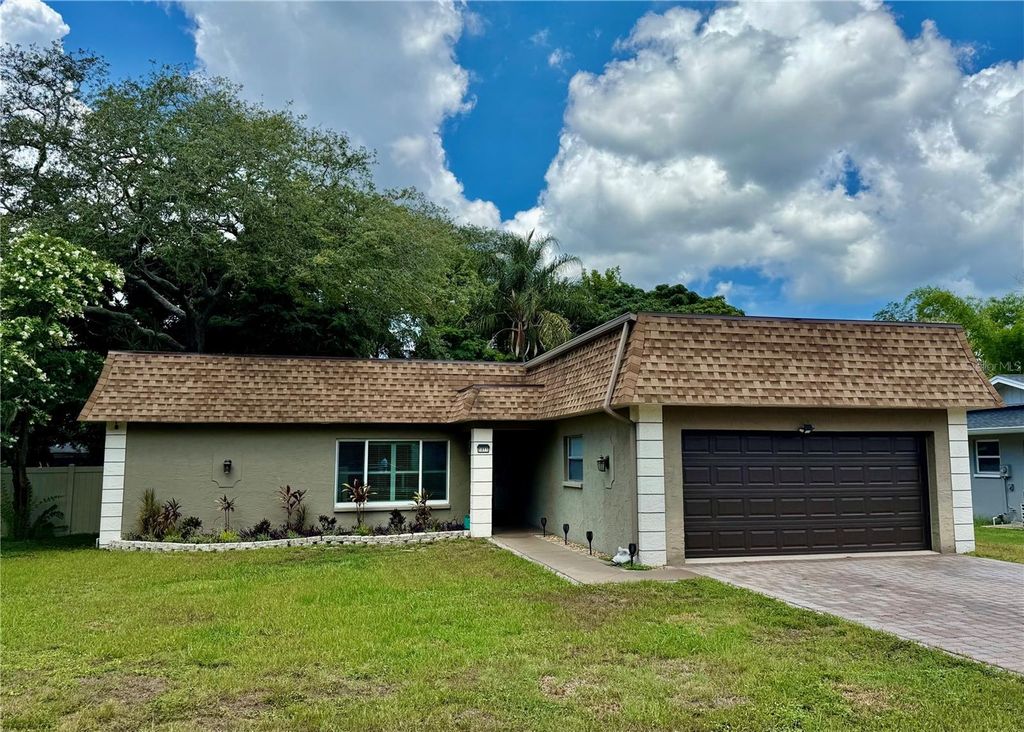 1011 WINDING OAKS DRIVE, Palm Harbor, FL 34683