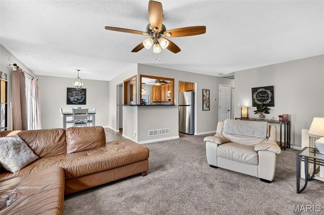 42 Bridgeport Drive, St Charles, MO 63304